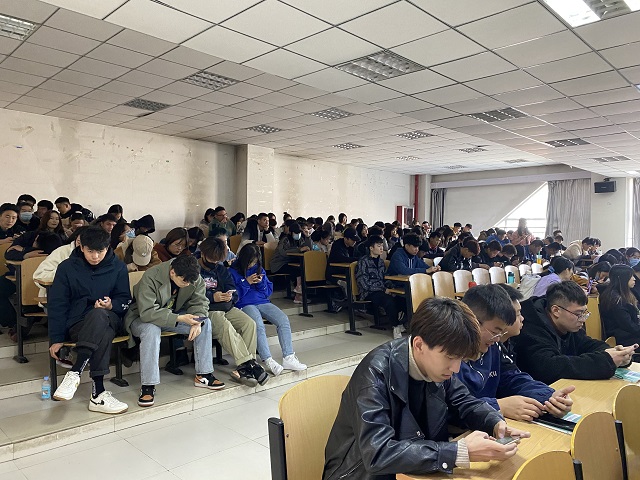 【主题班会】理性消费 理性先行