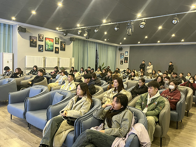 艺术传媒学院学生党支部开展“追忆峥嵘岁月,汲取奋进力量”十一月主题党日活动