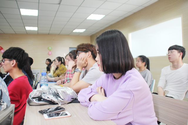 用心灵去找寻未来 用真诚去打造事业