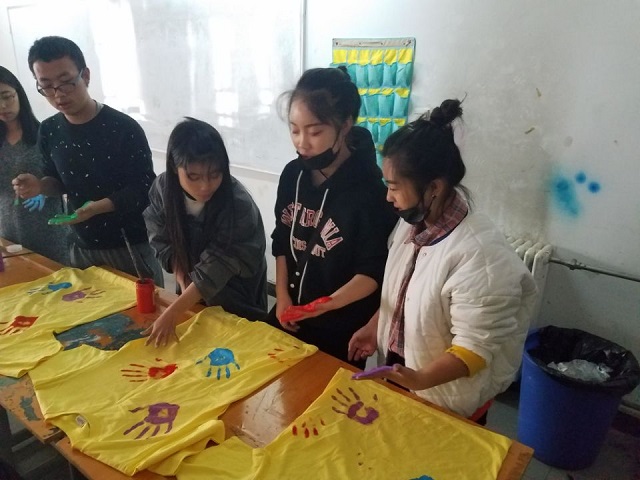 【B类社团】“跃动的蝴蝶”掌上涂鸦 ——自由涂鸦社举办涂鸦日常活动