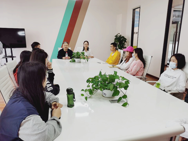 【院长座谈会】选择远航 便风雨兼程 ——艺术传媒学院9月院长座谈会