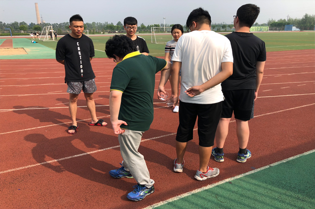 【完满班级】传水接力一起high